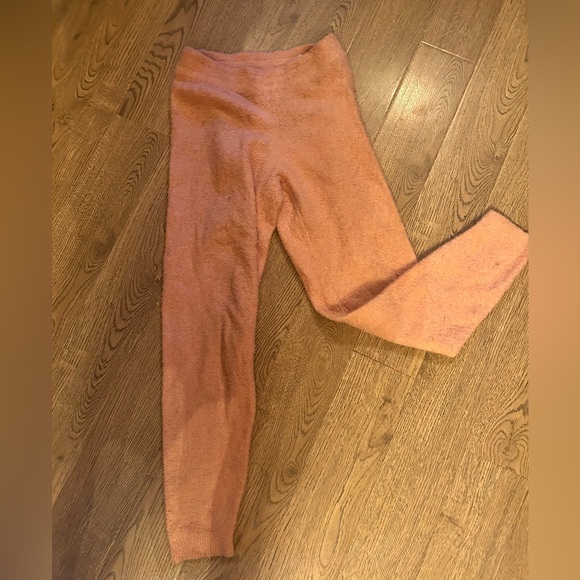 Fuzzy Guess sweatpants - Picture 1 of 3